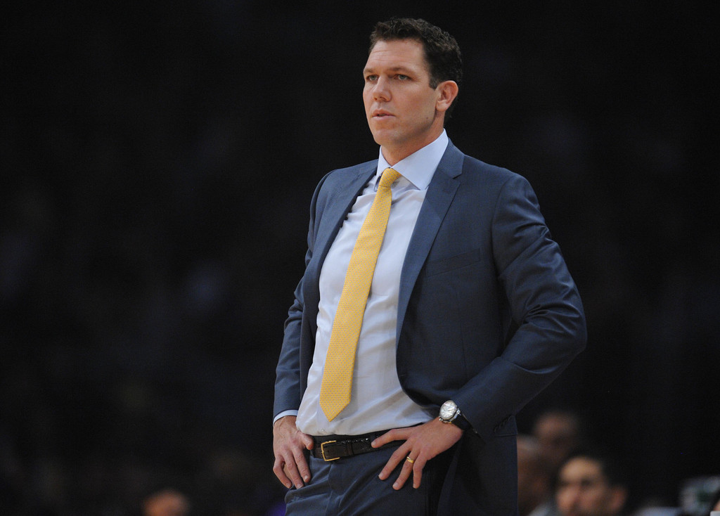 转折点洛杉矶湖人造点机会；社区盾关键时刻攻防权衡；管理层满意；更衣室氛围转暖的简单介绍九游体育