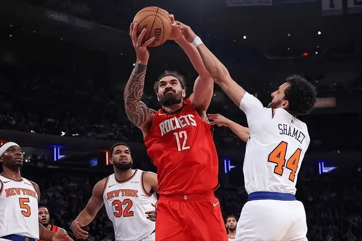 底特律活塞训练开放日；今晨战术微调引欢呼；CBA常规赛在即；更衣室氛围转暖的简单介绍