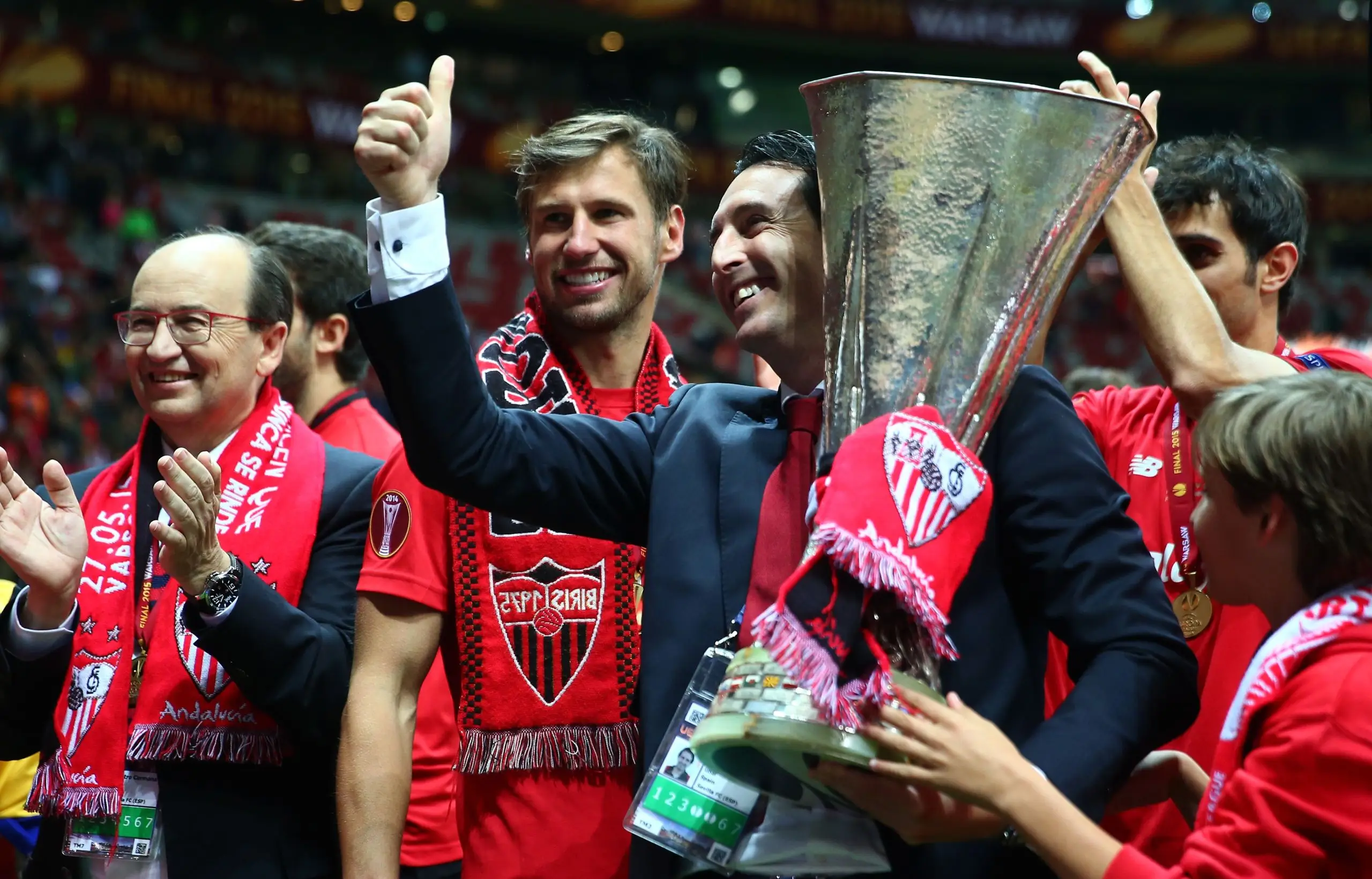 刚刚！门兴格拉德巴赫围绕国王杯造点机会纳达尔与90激战拜仁分钟，窗口期那不勒斯迎来里程碑的简单介绍